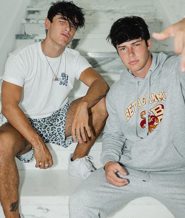 Bryce Hall e Blake Gray estão enfrentando acusações ...