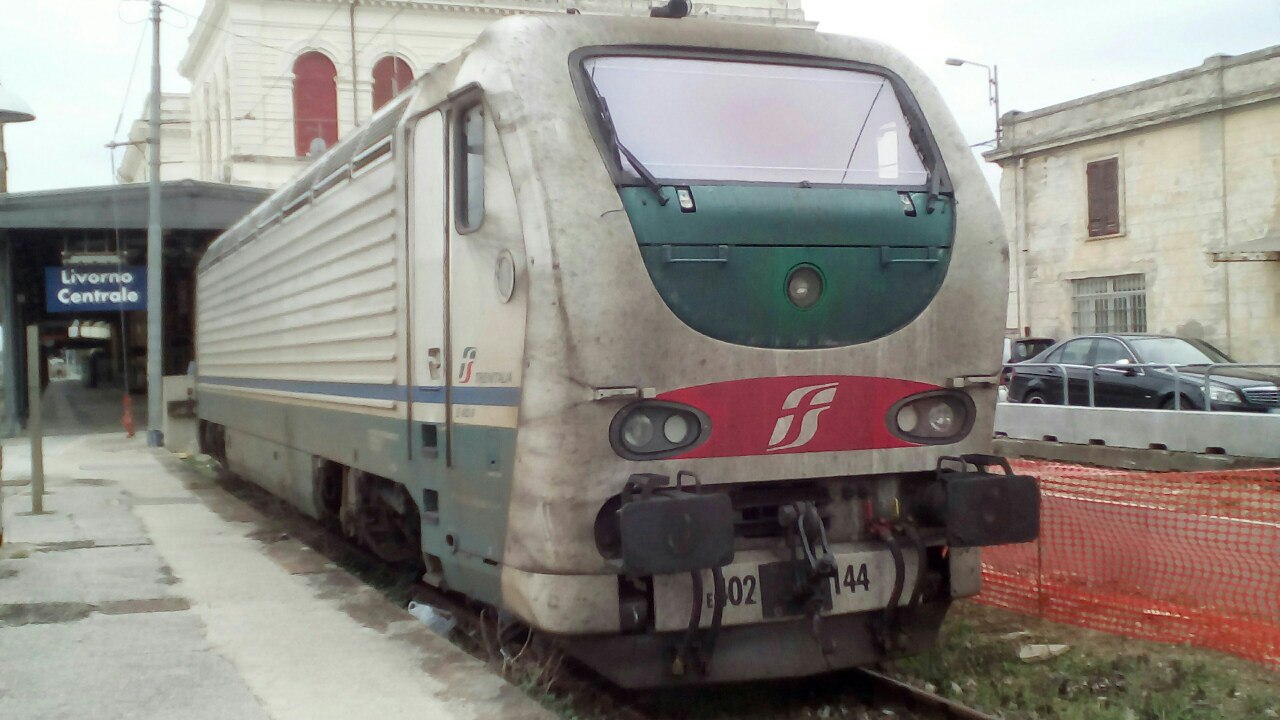#E402B 144 a #LivornoCentrale 15/02/2018 @trenicreeperotto