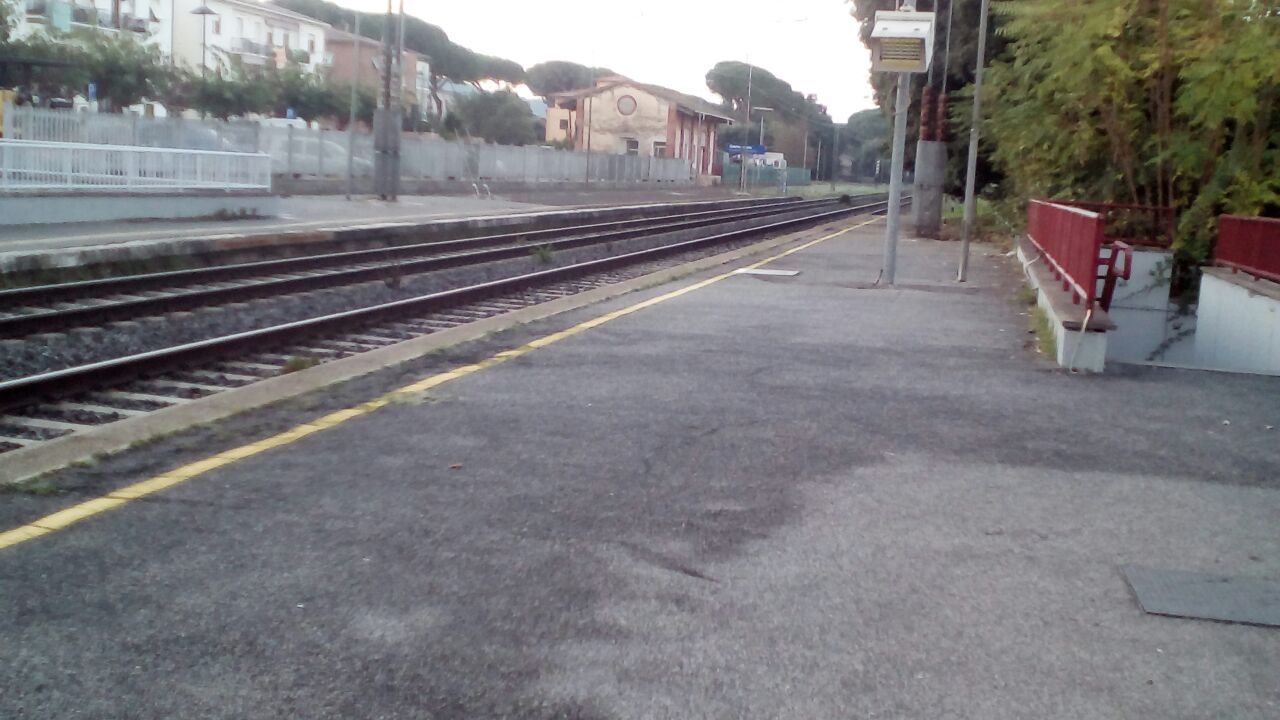 In attesa del treno per andare al Lucca Comics & Games @Creeperiano99Channel  t[...]