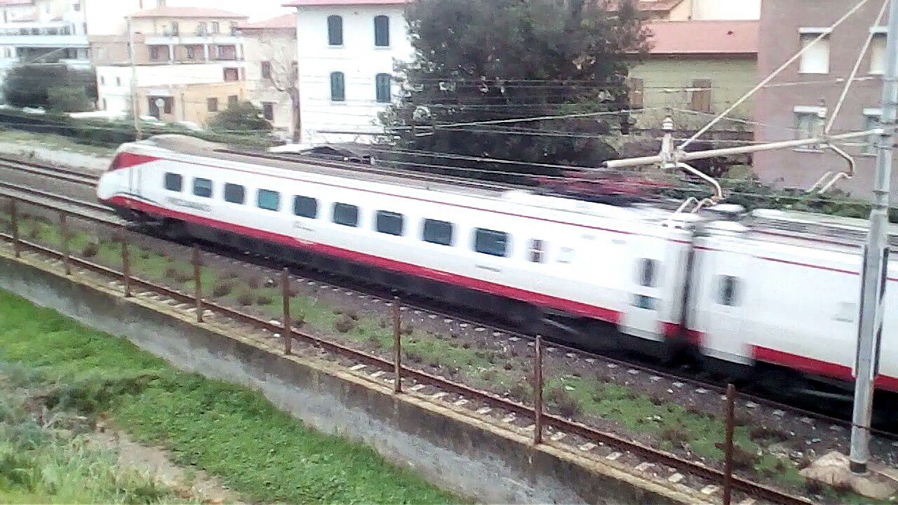 #ETR460 #FrecciaBianca #SanVincenzo 08/02/2018 @trenicreeperotto