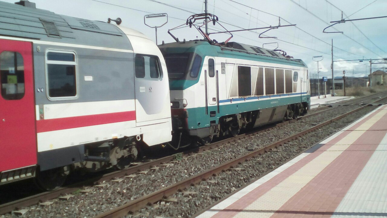 #E402A 045 #CampigliaMarittima con #Pilota agganciata dietro #Intercity 19/03/2018 @trenicreeperotto